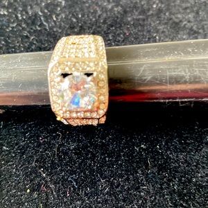 Unisex size 7 simulated diamond pave stones ring
